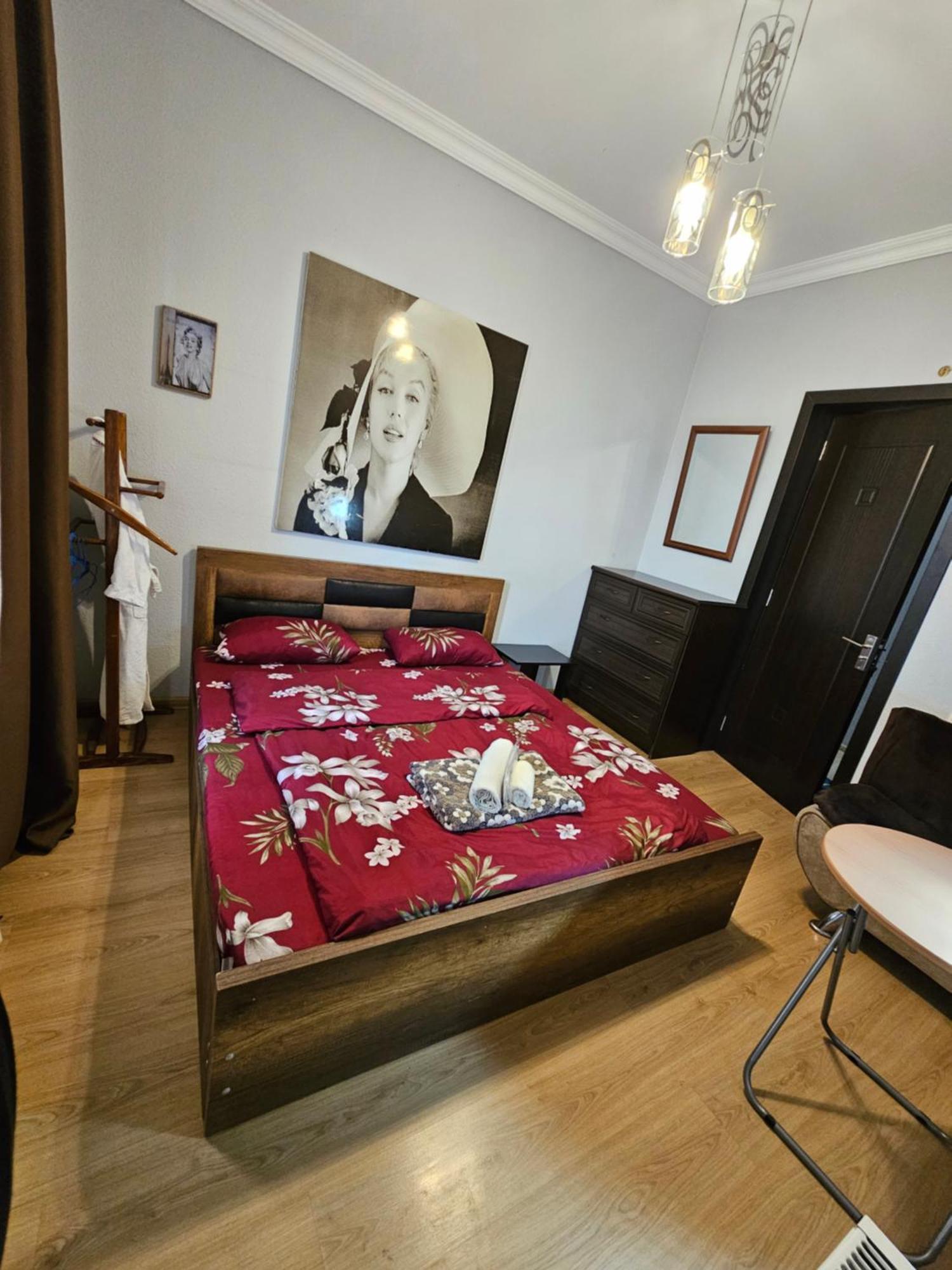 Guesthouse Different Тбилиси Номер фото
